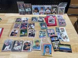 Minnesota Twins Baseball Trading Cards, Signed Cards Included