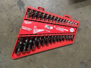 Milwaukee 144-Position Flex-Head Ratcheting Combination Wrench Set SAE (15-Piece) Customer Returns See Pictures