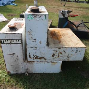 2 DIESEL FUEL TANKS