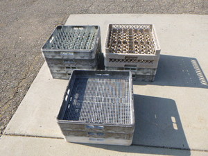 lot 7 image: 11 Dish Racks