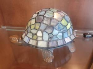 lot 4 image: Tiffinay Style Blue Turtle Lamp
