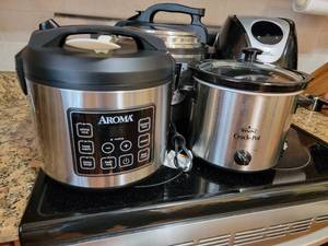 lot 101 image: Electric Cooker Kitchen Appliance Group