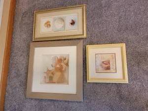 lot 107 image: Sea Shell Decor Art