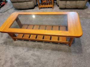 lot 76 image: Mersman Oak Slotted Coffee Table