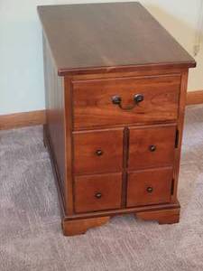 lot 115 image: Lovely Storage Side Table B