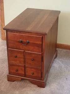 lot 114 image: Lovely Storage Side Table A