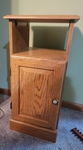 lot 52 image: Warm Oak Accent Side Table Cabinet