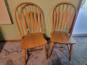 lot 128 image: Classic Blonde Windsor Chair Pair
