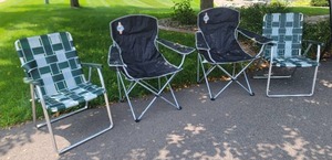 lot 203 image: Classic Folding Lawn Chair Set (4)