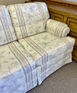 lot 64 image: Vintage Steinhafels Flexsteel Sofa  Couch