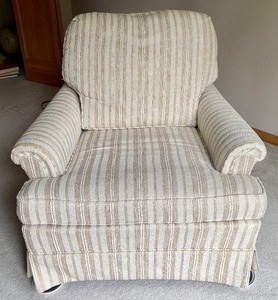 lot 79 image: Vintage Woodmark Originals Upholstered Chair