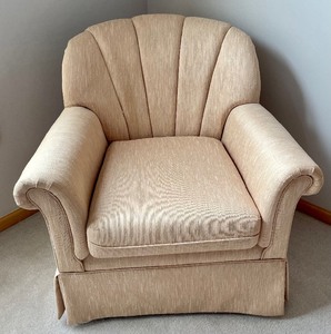 lot 80 image: Vintage Flexsteel Upholstered Chair