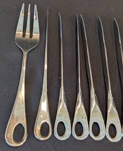 lot 26A image: Nambe Stainless Flatware Set
