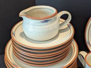 lot 90 image: Noritake Raindance Stoneware Dish Set