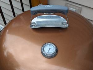 lot 92 image: Weber Charcoal Grill