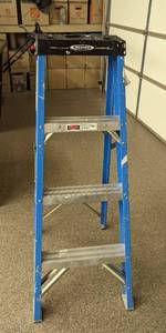 lot 69A image: Keller 4ft Fiberglass Ladder