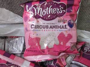 24- 1 oz pks Mothers Frosted Circu...
