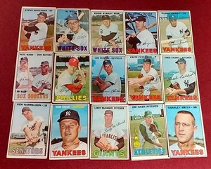 lot 19 image: (15) 1967 Topps Baseball Cards