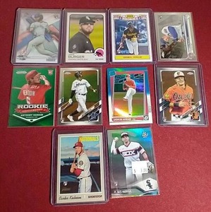 lot 61 image: (10) MLB Rookie Cards - Nice Names