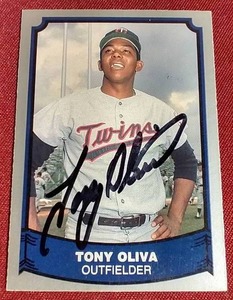 lot 75 image: Autographed Tony Oliva Card