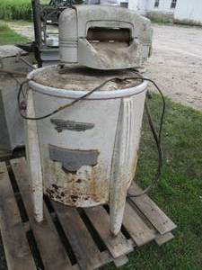 Antique Speed Queen ringer washer o...