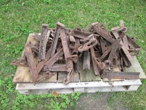 Short pallet of extremely heavy int...