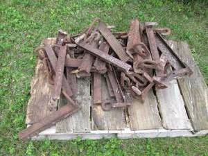 Short pallet of extremely heavy int...