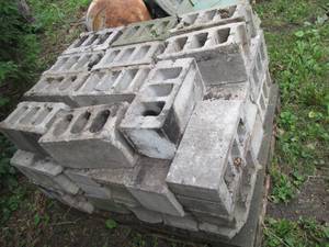 3-layer Pallet of cinder block for ...