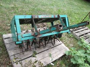 Heavy duty metal ground aerator. Sa...