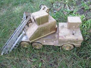 Vintage Metal Nylint crane...