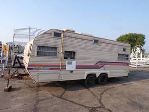 18 Camper for parts or repair  Hunting Shack - Fish House