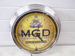 MGD Miller Genuine Draft Lighted Clock works see pics