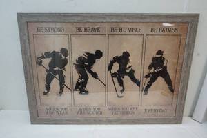 lot 12 image: framed wall decor