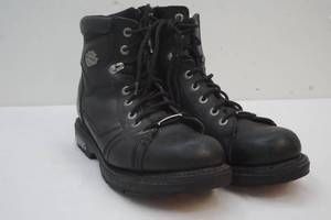 lot 31 image: Harley boots