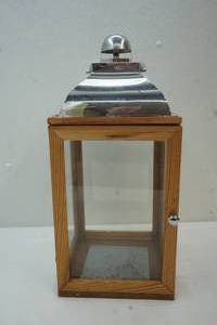 lot 40 image: lantern