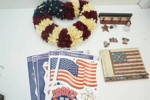 lot 78 image: Patriotic theme decorations