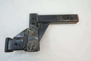 lot 79 image: Hitch receiver, adjustable