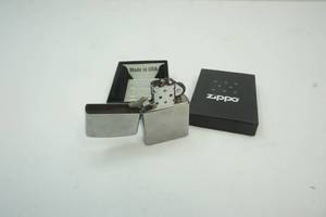 lot 83 image: Zippo lighter