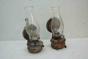 lot 102 image: Oil lamps with reflectors