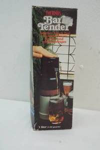 lot 119 image: Thermos, 1 liter in box, colored