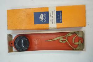 lot 125 image: vintage ice bag