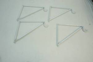 lot 139 image: White Shelf Brackets