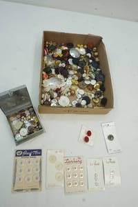 lot 162 image: Variety Buttons