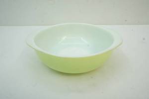 lot 168 image: Vintage Pyrex