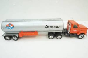 lot 178 image: Amoco Toy Truck