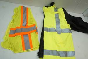 lot 255 image: High Vis vest and Jacket