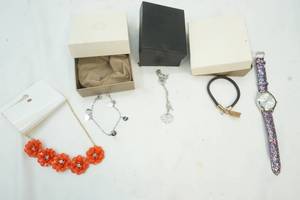 lot 279 image: Womens Jewelry