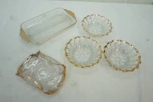 lot 280 image: Vintage Jeannette Glass Thumbprint Bowl Set