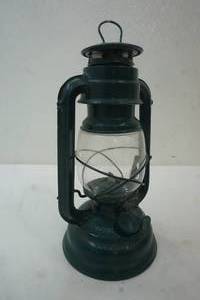 lot 286 image: Oil Lamp