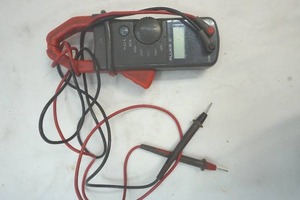 lot 287 image: Fluke Elecrical tester